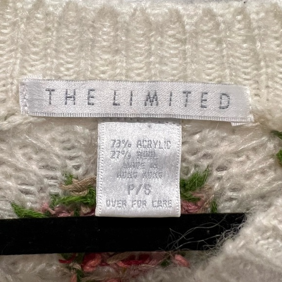 Floral Knit Sweater - Picture 4 of 5